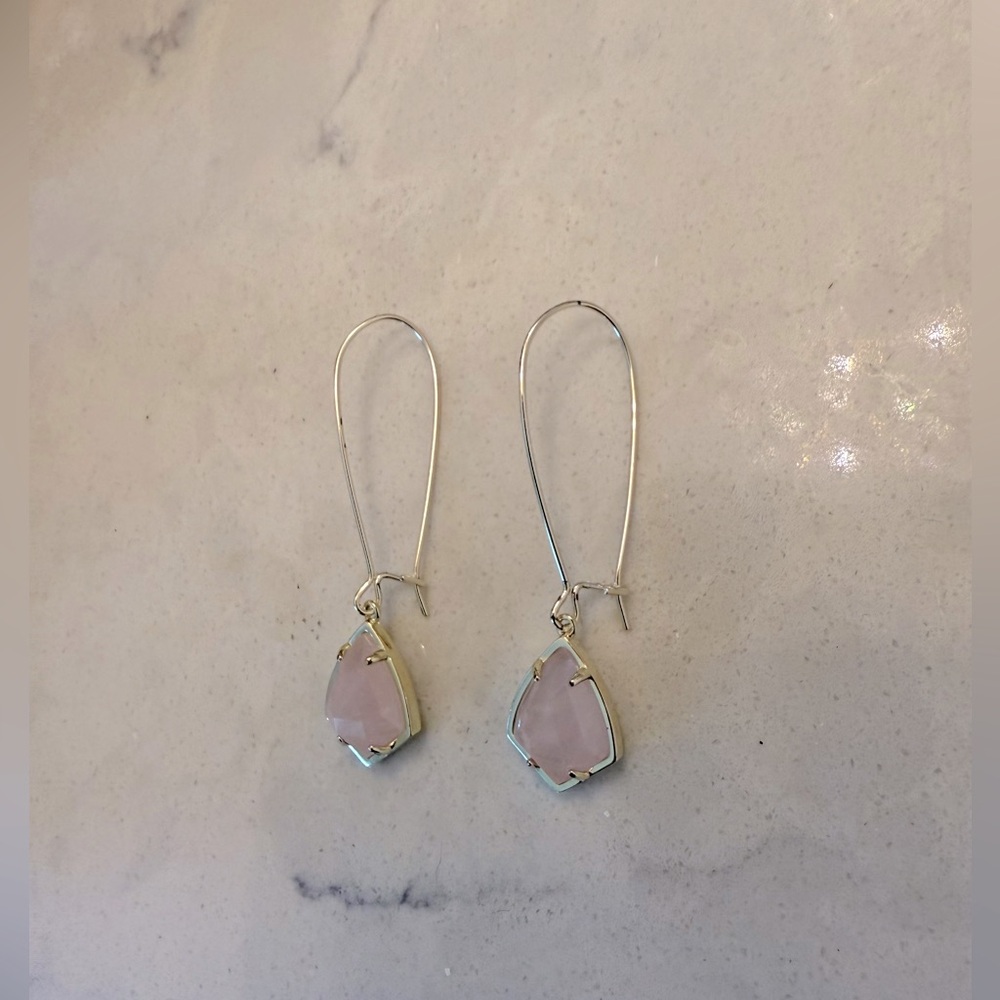 Kendra Scott rose quartz and gold drop earrings